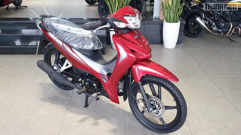 Nghịch lý: Honda Wave Alpha Thái Lan về đến Việt Nam cao gấp 3 lần, ngang ngửa SH125i