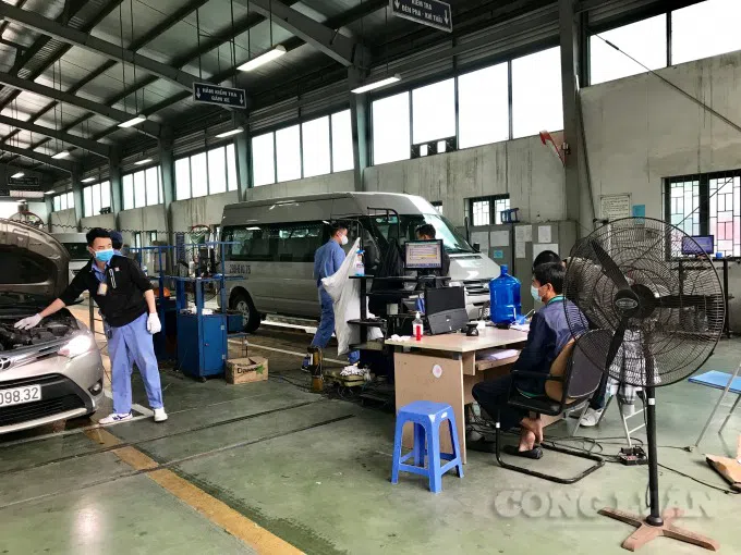 Từ ngày 8/10, tăng giá đăng kiểm ô tô tại Việt Nam