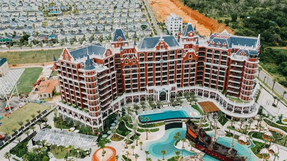 Cận cảnh không gian tiệc cưới của Diệu Nhi và Anh Tú: Không gian mở, lộng lẫy sắc hoa