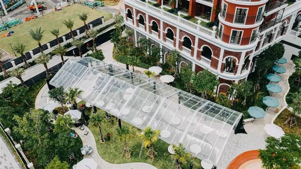 Cận cảnh không gian tiệc cưới của Diệu Nhi và Anh Tú: Không gian mở, lộng lẫy sắc hoa
