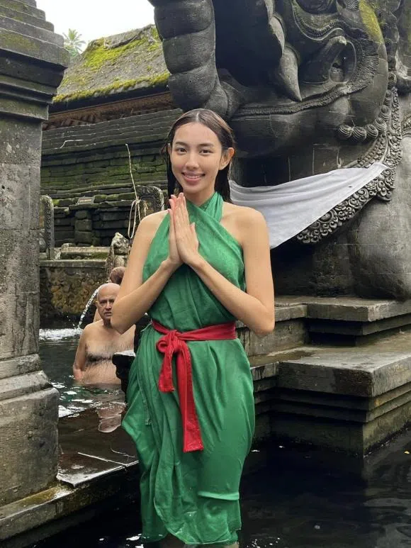 Hoa hậu Thùy Tiên vô tình để lộ gương mặt mộc, dung nhan thế nào mà khiến CĐM cười bò?