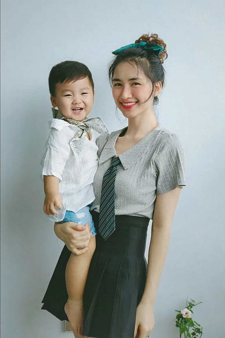 Hòa Minzy tiết lộ nỗi lòng khi nuôi bé Bo hậu chia tay thiếu gia Minh Hải