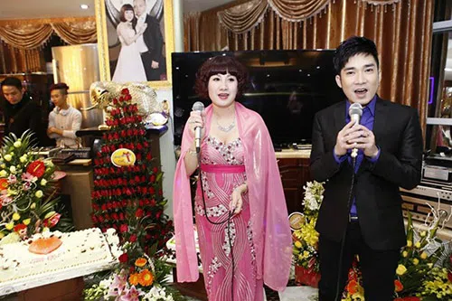 Hát 8 bài tại đám cưới ở Bắc Ninh, Quang Hà nhận cát-xê khiến nhiều người giật mình