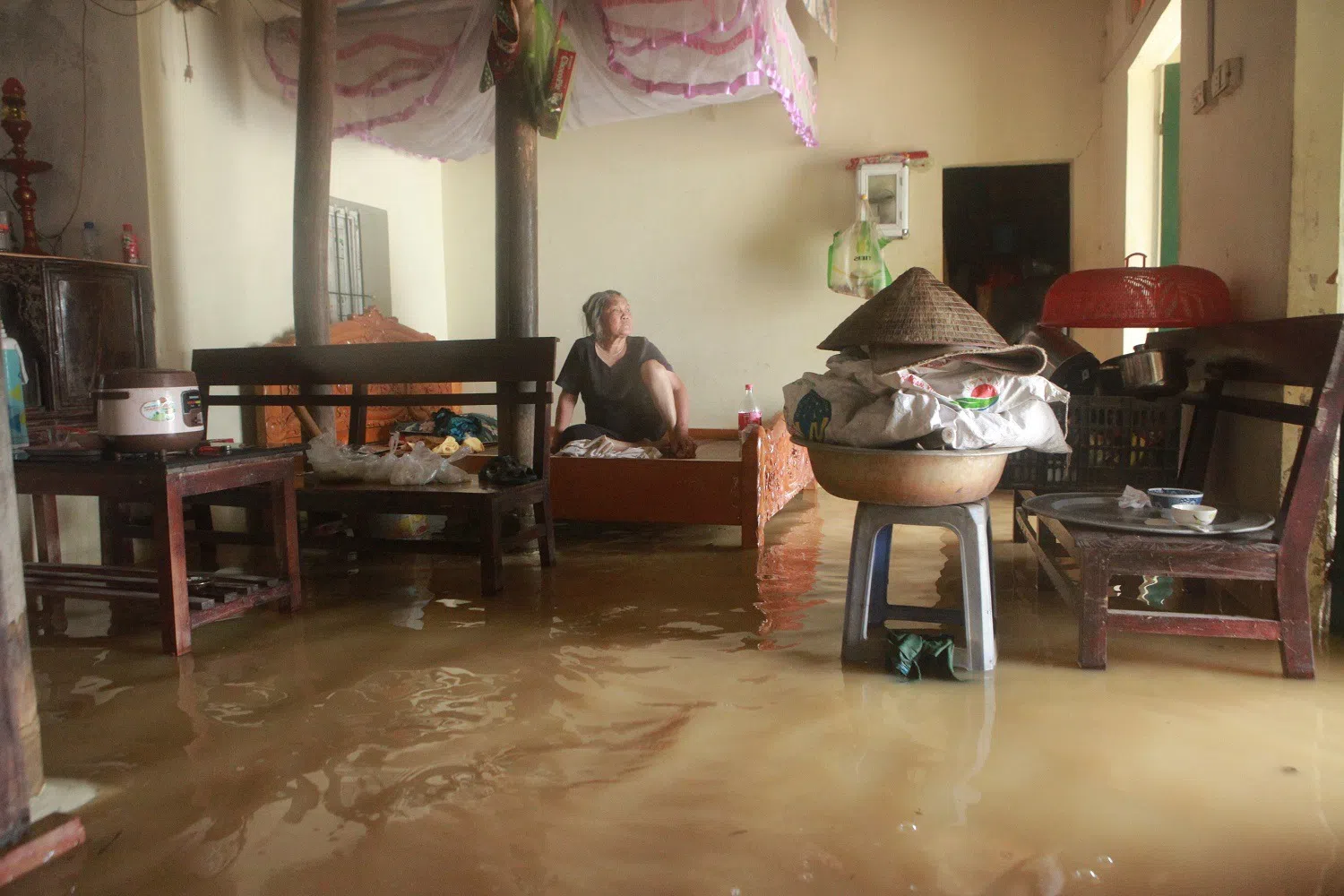 Hà Nội: Nước sông Bùi dâng cao, người dân không dám ngủ vì sợ lũ về bất chợt