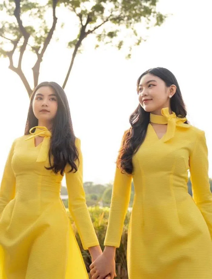 Diện áo dài chúc Tết, ái nữ nhà Quyền Linh khiến dân tình u mê: Chuẩn Hoa hậu tương lai