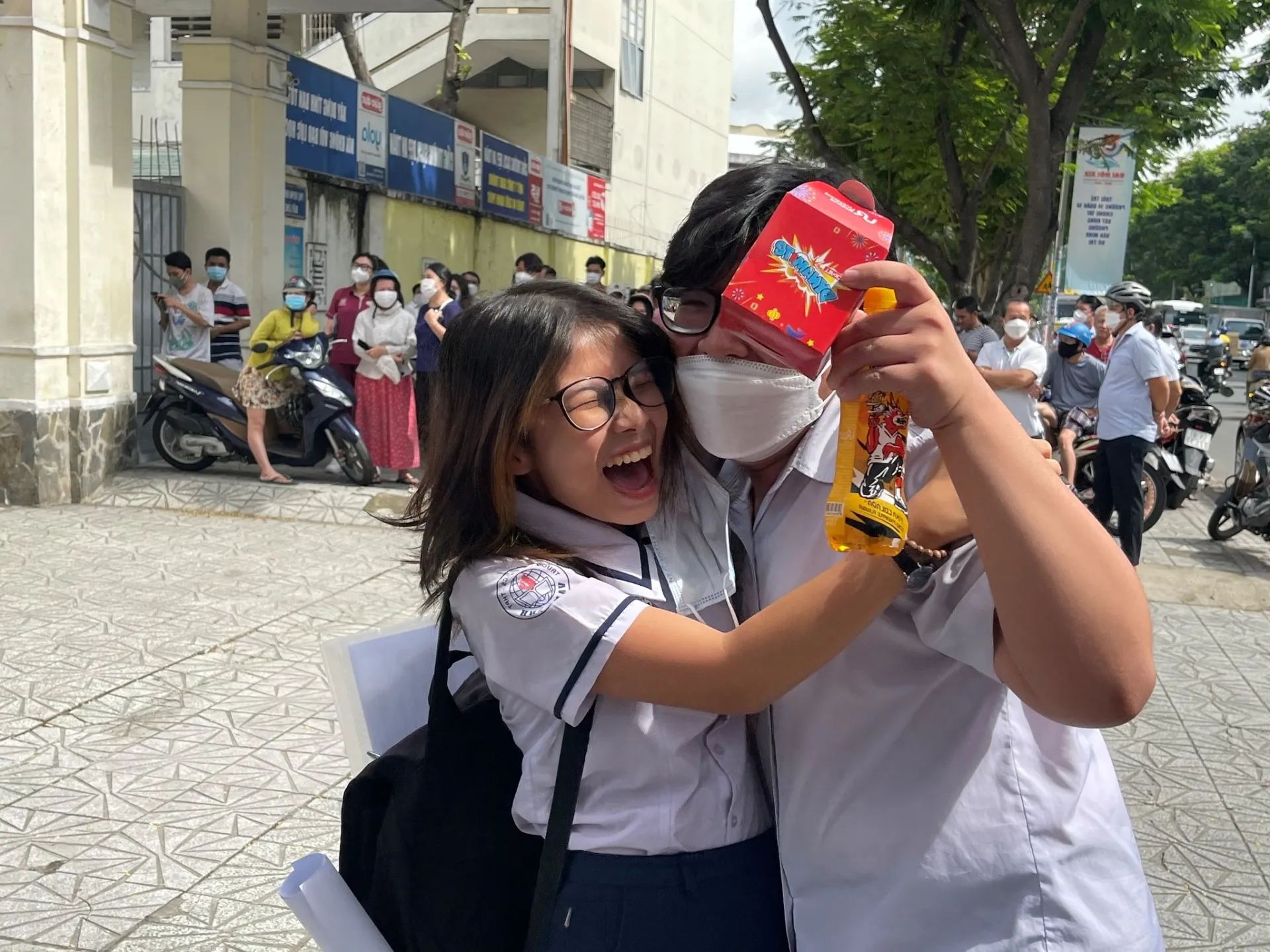 Đề thi môn Ngữ văn THPT Quốc gia 2022 được công bố, Đen Vâu có lập lại lịch sử 'tiên tri'?