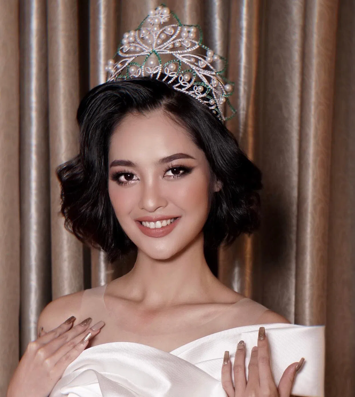 Ngoài mất xuất dự thi Miss Earth 2022, Nông Thúy Hằng còn bị 'vận xui' này trong đêm đăng quang 