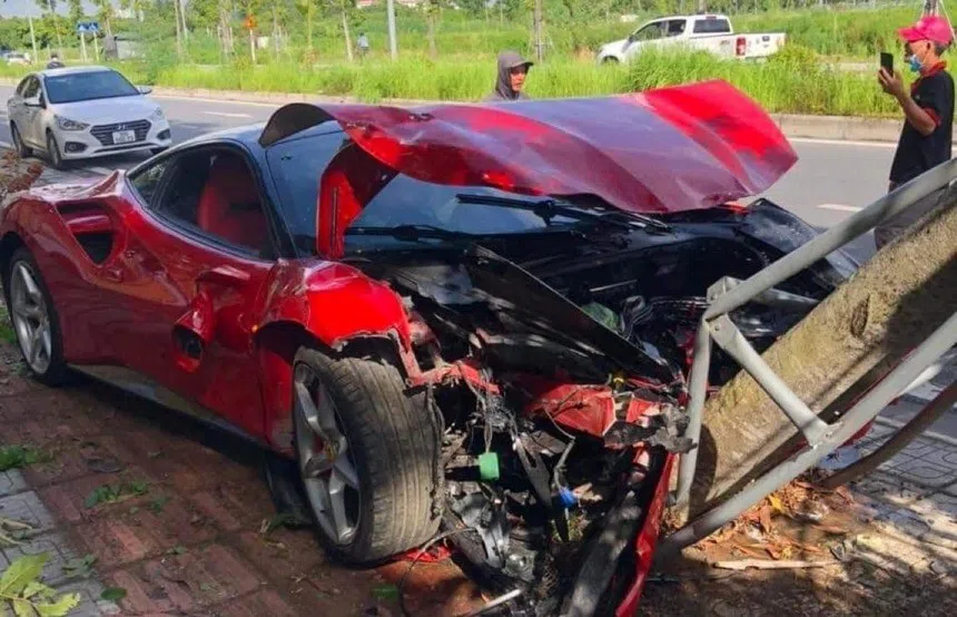  Ferrari Việt Nam 'chối' trách nhiệm, chủ xe không yêu cầu sửa xe tại hãng 