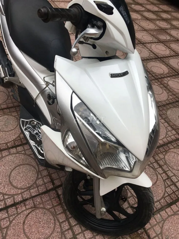Honda Air Blade rao bán giá không tưởng, rẻ hơn Wave Alpha 2022 lên đến 7 triệu