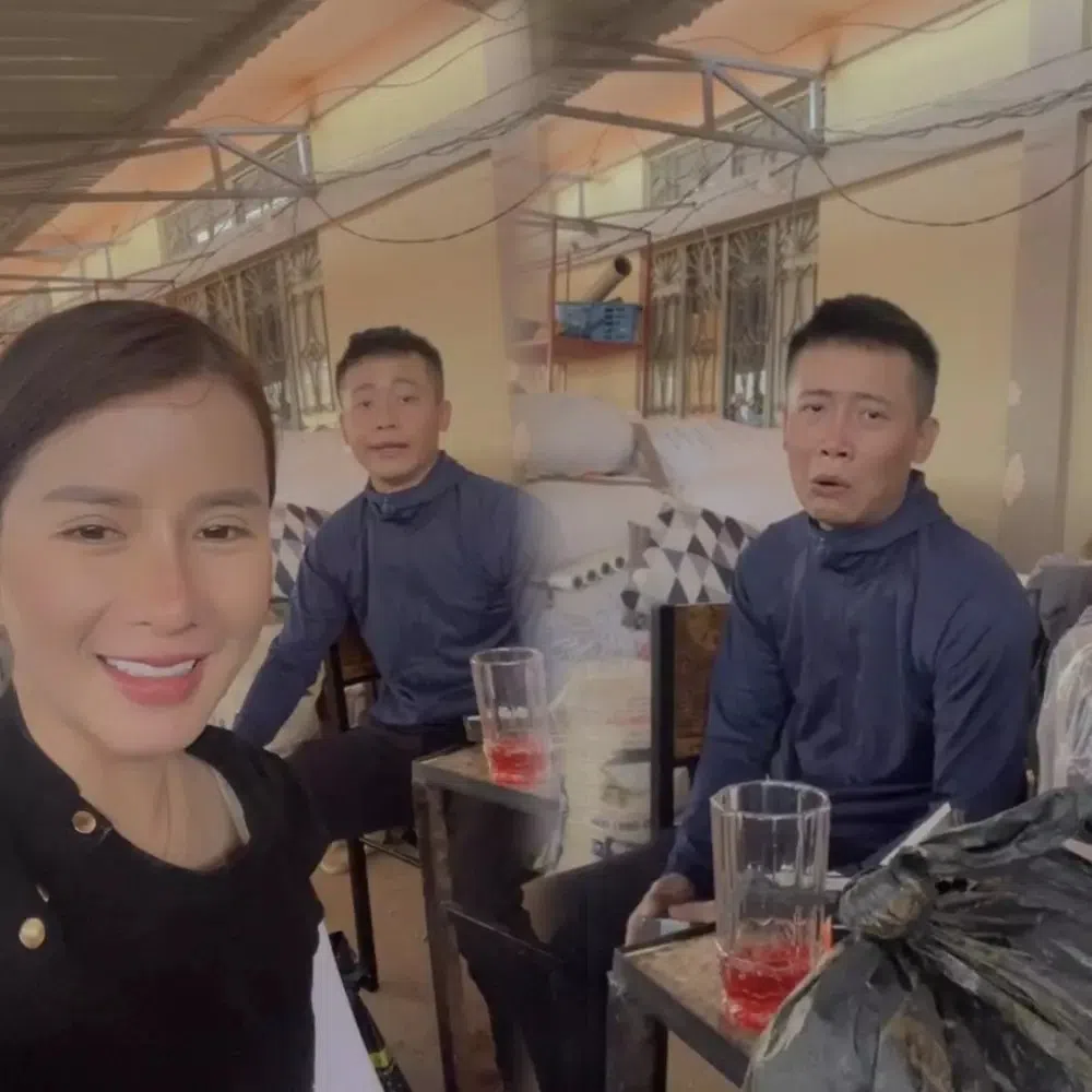 Quang Linh Vlog tỏ rõ thái độ ngán ngẩm, đuổi thẳng bà Nhân Vlog sau 1 tuần 'làm phiền'? 