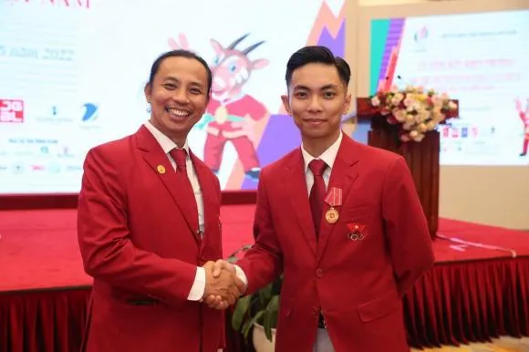 Phan Hiển làm điều bất ngờ cho người yêu cũ Khánh Thi trong ngày sinh nhật
