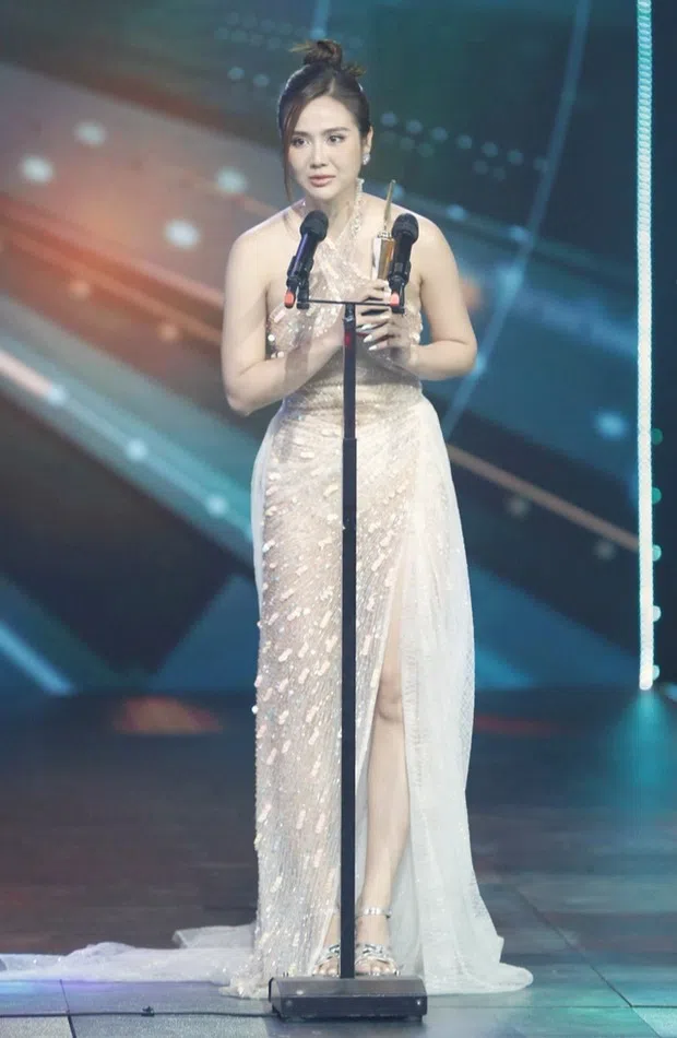Huyền Lizzie vướng tranh cãi khi giành cúp VTV Awards