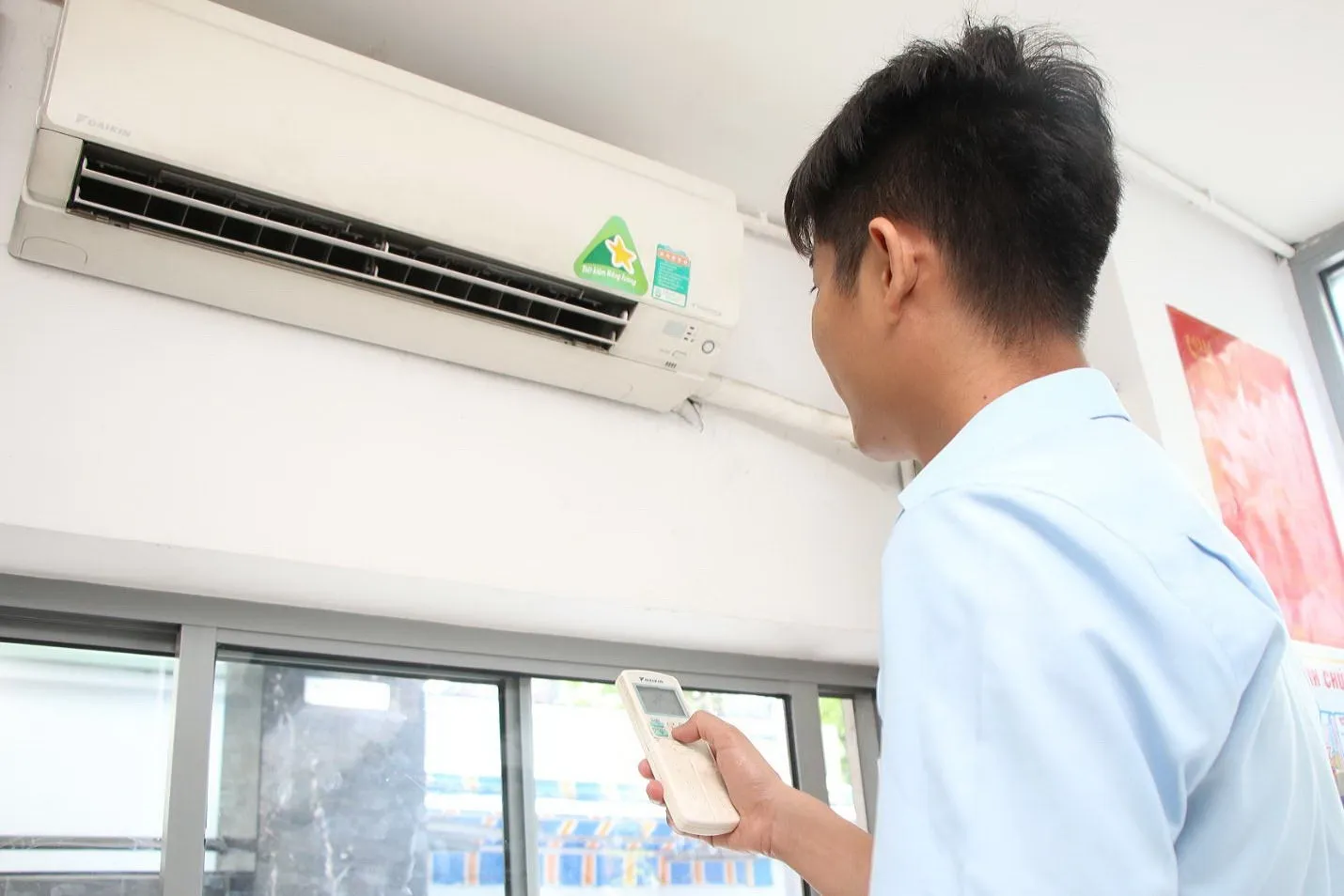 Trời nồm ẩm không tốn tiền mua máy hút ẩm, dùng ngay chức năng này trong điều hòa là nhà khô reng 
