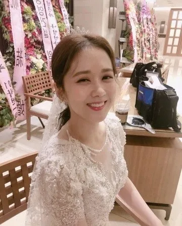 'Nữ thần không tuổi' Jang Nara bất ngờ tuyên bố kết hôn ở tuổi 41, danh tính chú rể gây bất ngờ