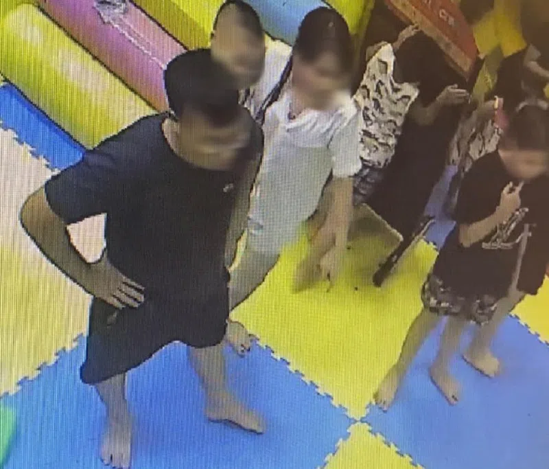 Xác định danh tính người đàn ông hành hung bé gái 4 tuổi ở khu vui chơi Linh Đàm