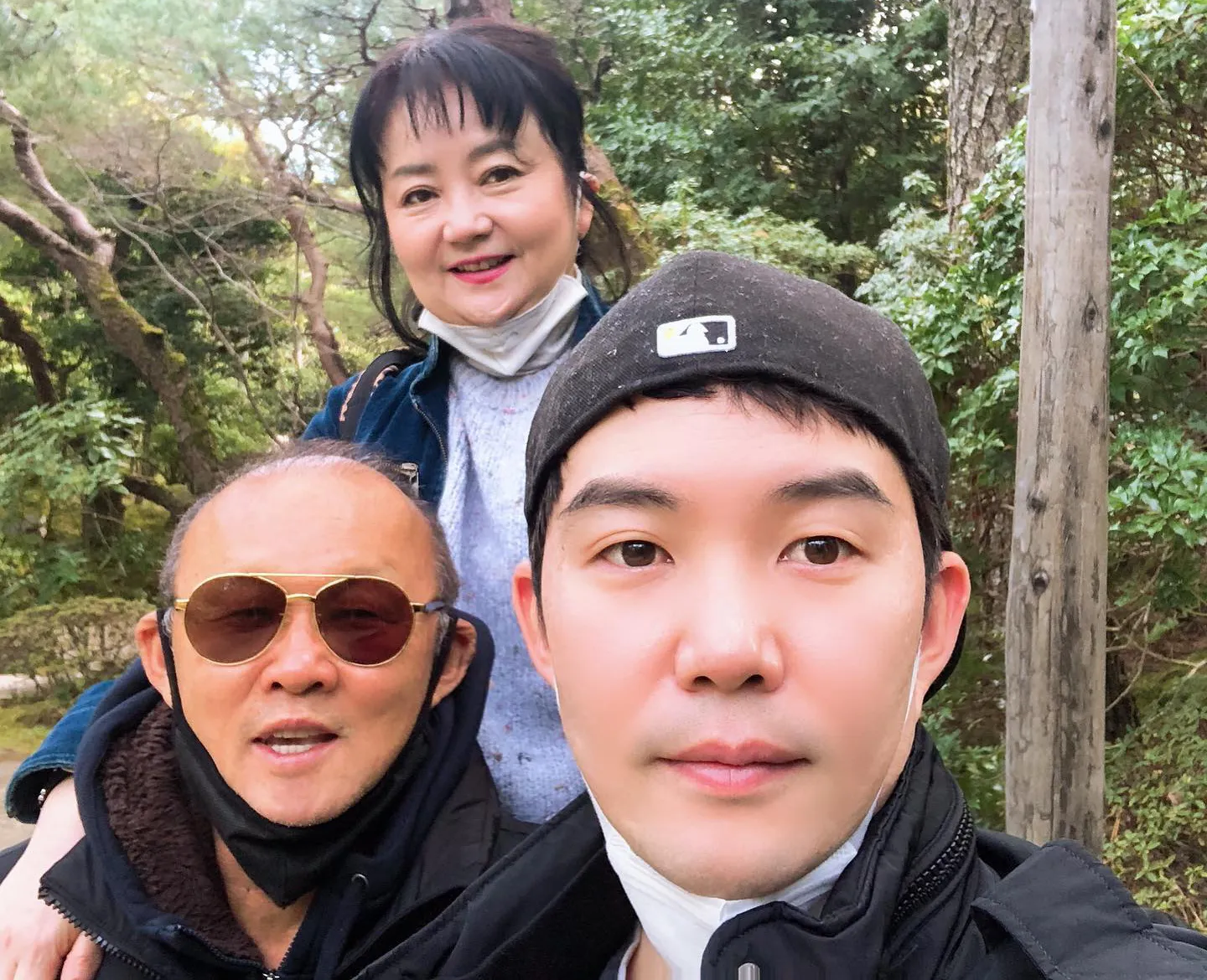 Tạm chia tay Việt Nam, HLV Park Hang-seo trở về Hàn Quốc hạnh phúc bên người mẹ kính yêu