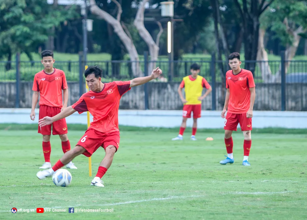Chủ nhà Indonesia chơi 'không đẹp', NHM lỡ cơ hội xem U19 Việt Nam
