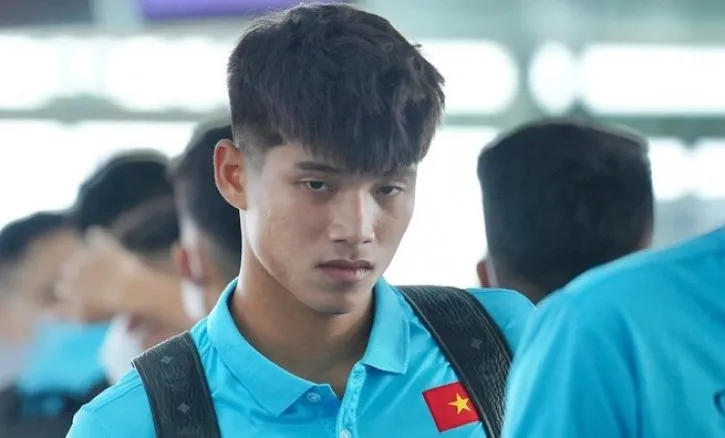 Thủ môn U19 Việt Nam 'uất ức' sau tấm thẻ đỏ, HLV Đinh Thế Nam nói gì?