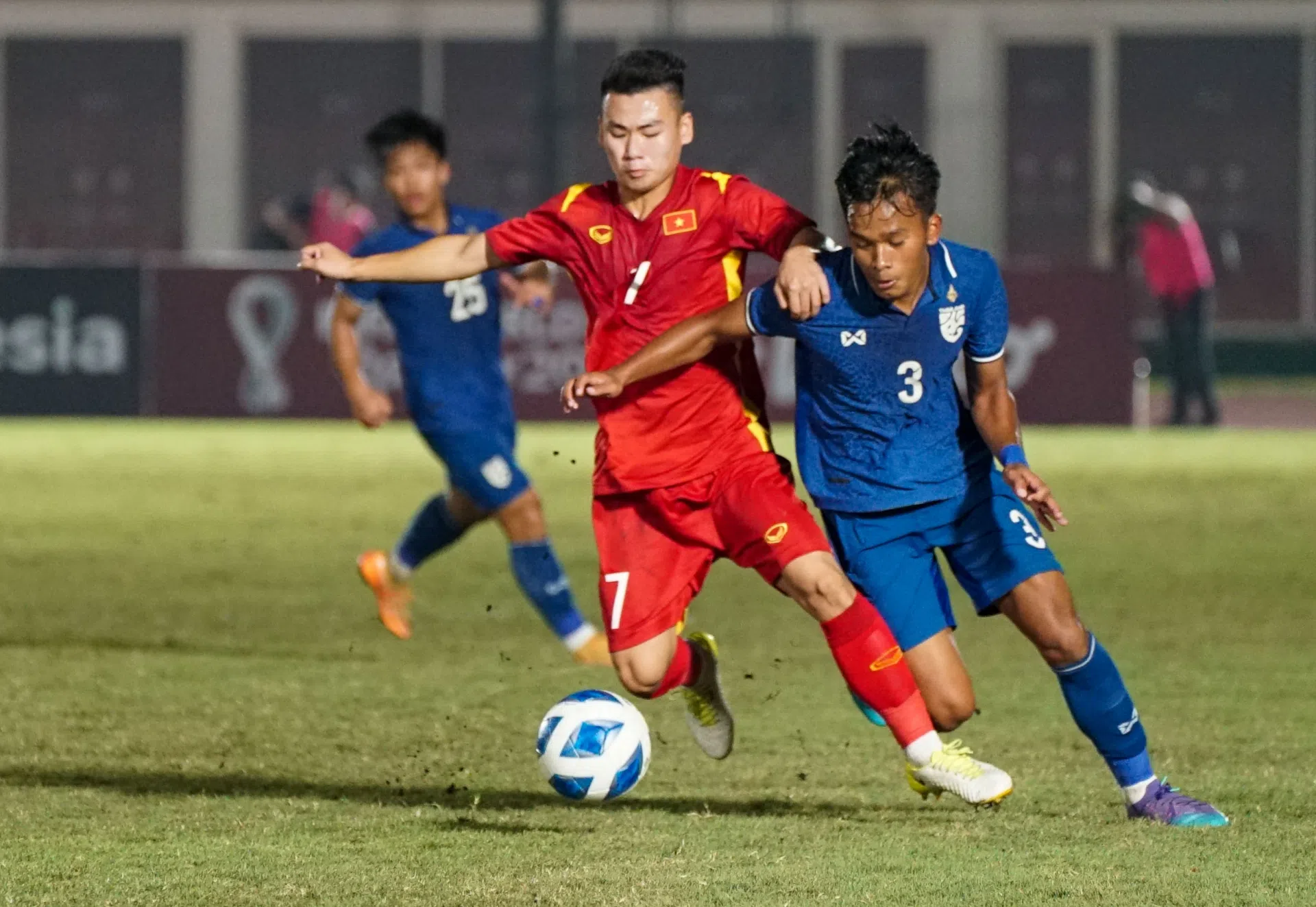 Văn Khang tỏa sáng, U19 Việt Nam thẳng tiến vào bán kết U19 ĐNÁ 2022