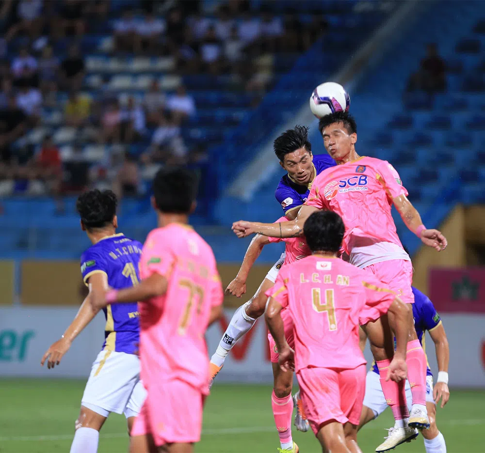 CLB Hà Nội chiêu mộ ngoại binh 'khủng', quyết tâm đòi lại ngôi vương V-League 