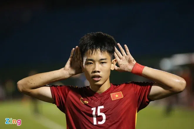 HLV U19 Việt Nam tiết lộ chấn thương của tiền vệ Văn Trường