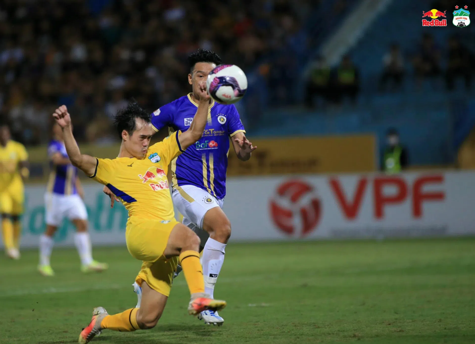 Thua cay đắng Hà Nội FC, HLV Kiatisak đưa ra phát biểu đầy mạnh mẽ