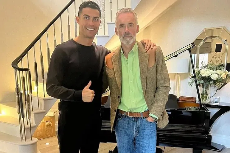 Ronaldo phải gặp bác sĩ tâm ly sau khi mất con trai