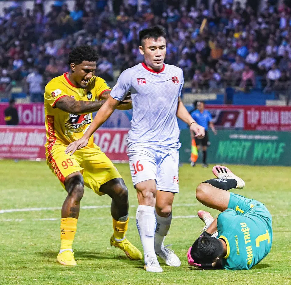 HLV Chu Đình Nghiêm chỉ ra yếu tố giúp Hải Phòng đánh bại Thanh Hóa trên sân khách