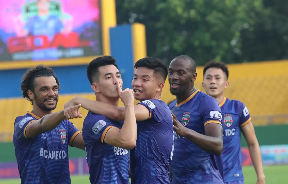 Tiến Linh có cơ hội so tài với Chanathip trước thềm AFF Cup 2022