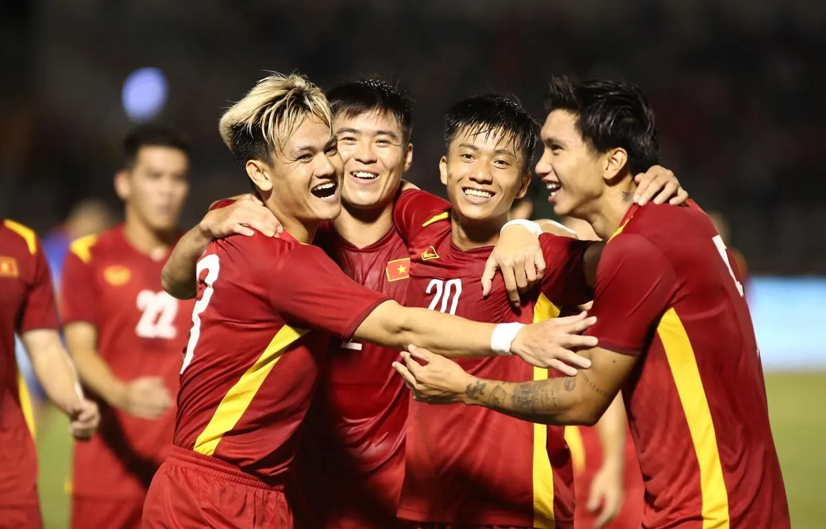 Chủ tịch AFC gửi thư khen gợi, 'bật đèn xanh' cho bóng đá Việt Nam phát triển