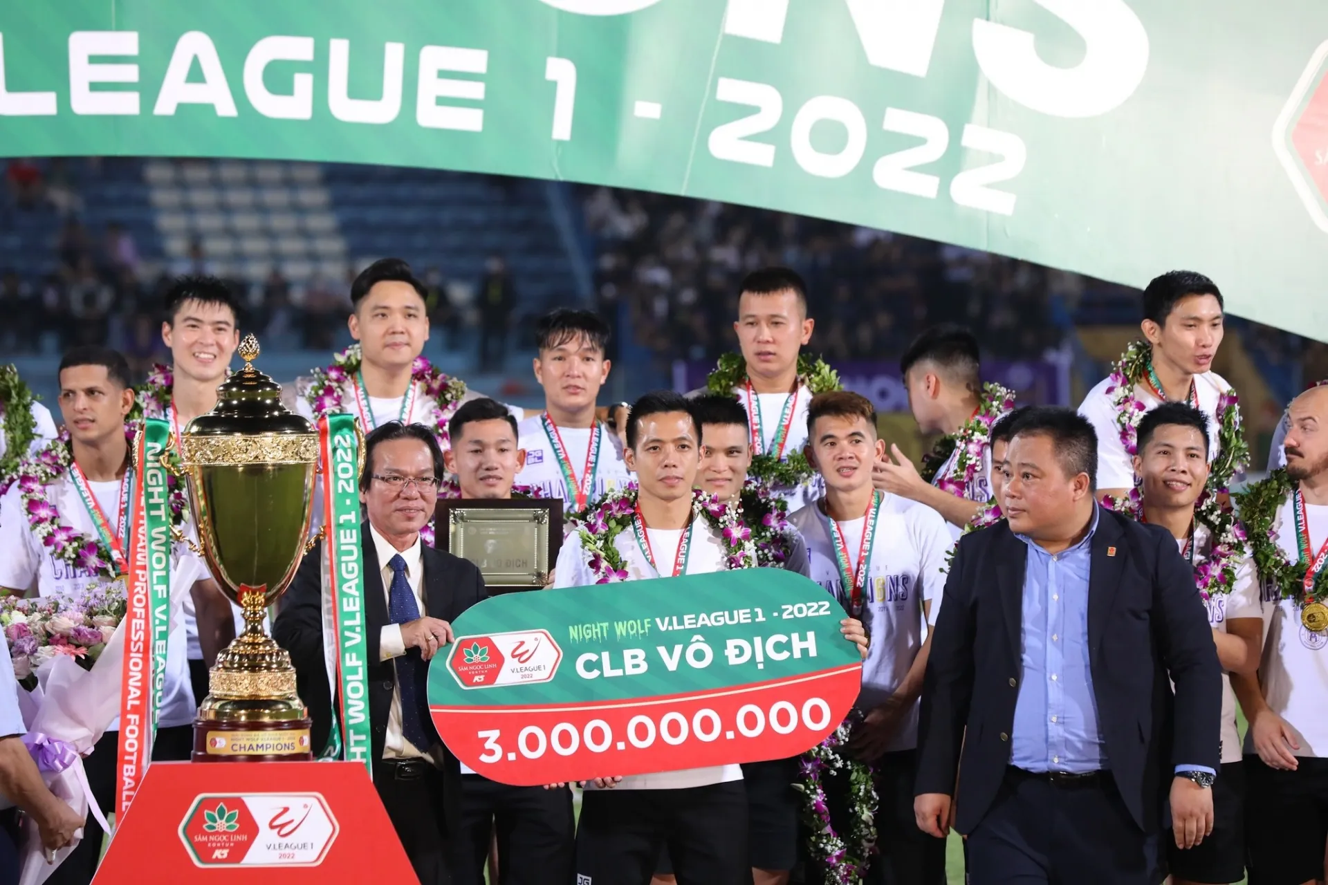 Các cá nhân, tập thể xuất sắc được VPF vinh danh trong chương trình V-League Awards 2022