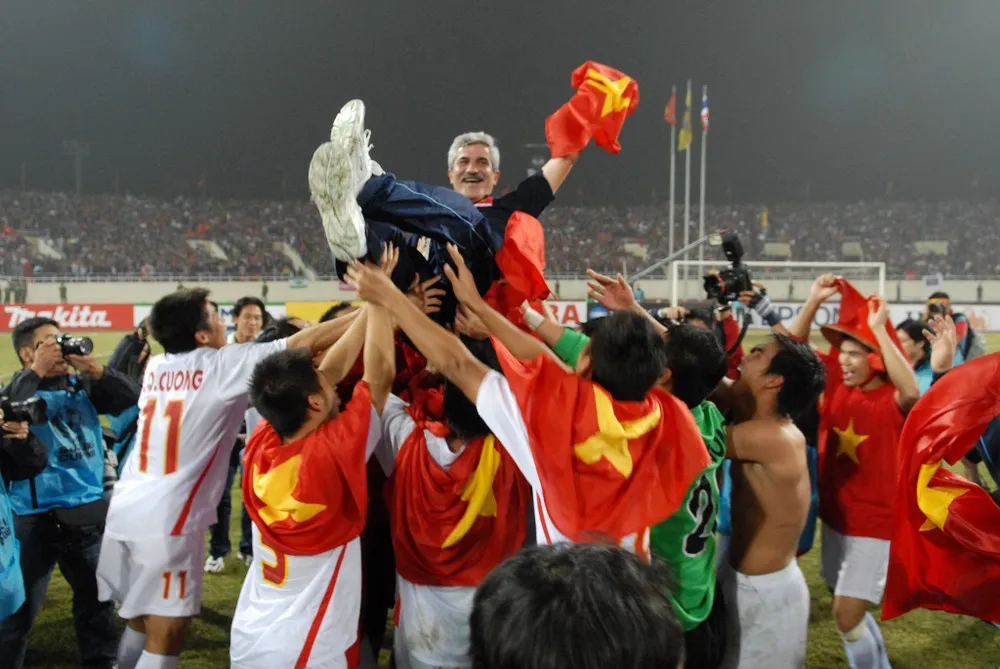 HLV Henrique Calisto chỉ ra yếu tố quan trọng giúp bóng đá Việt Nam dự World Cup 2026