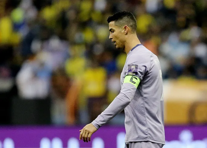 Ronaldo bị CĐV Al Nassr chế giễu sau thất bại bạc nhược