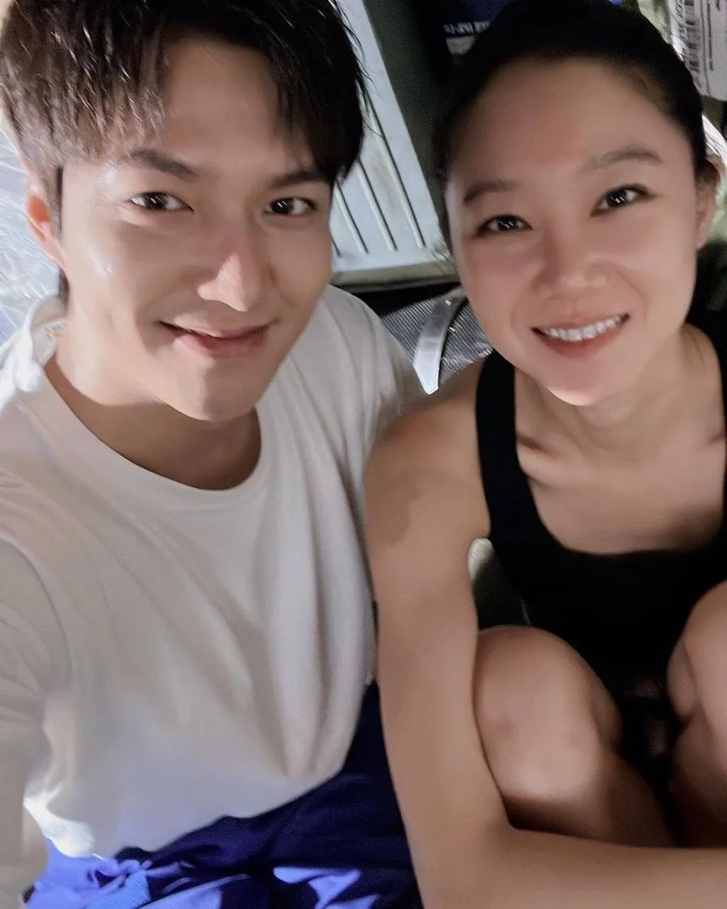 Lee Min Ho và Gong Hyo Jin náo loạn hậu trường 'Ask The Stars'