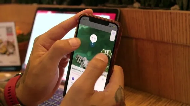 Chàng trai ngắm chiếc AirPods đi du ngoạn khắp thế giới bằng ứng dụng FindMy