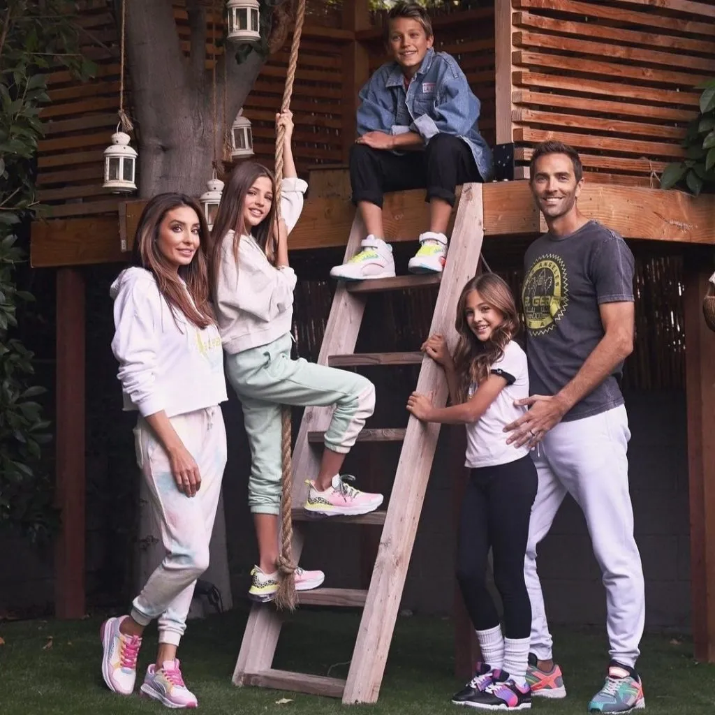 Mềm nhũn tim khi chiêm ngưỡng nhan sắc cặp song sinh đẹp nhất thế giới