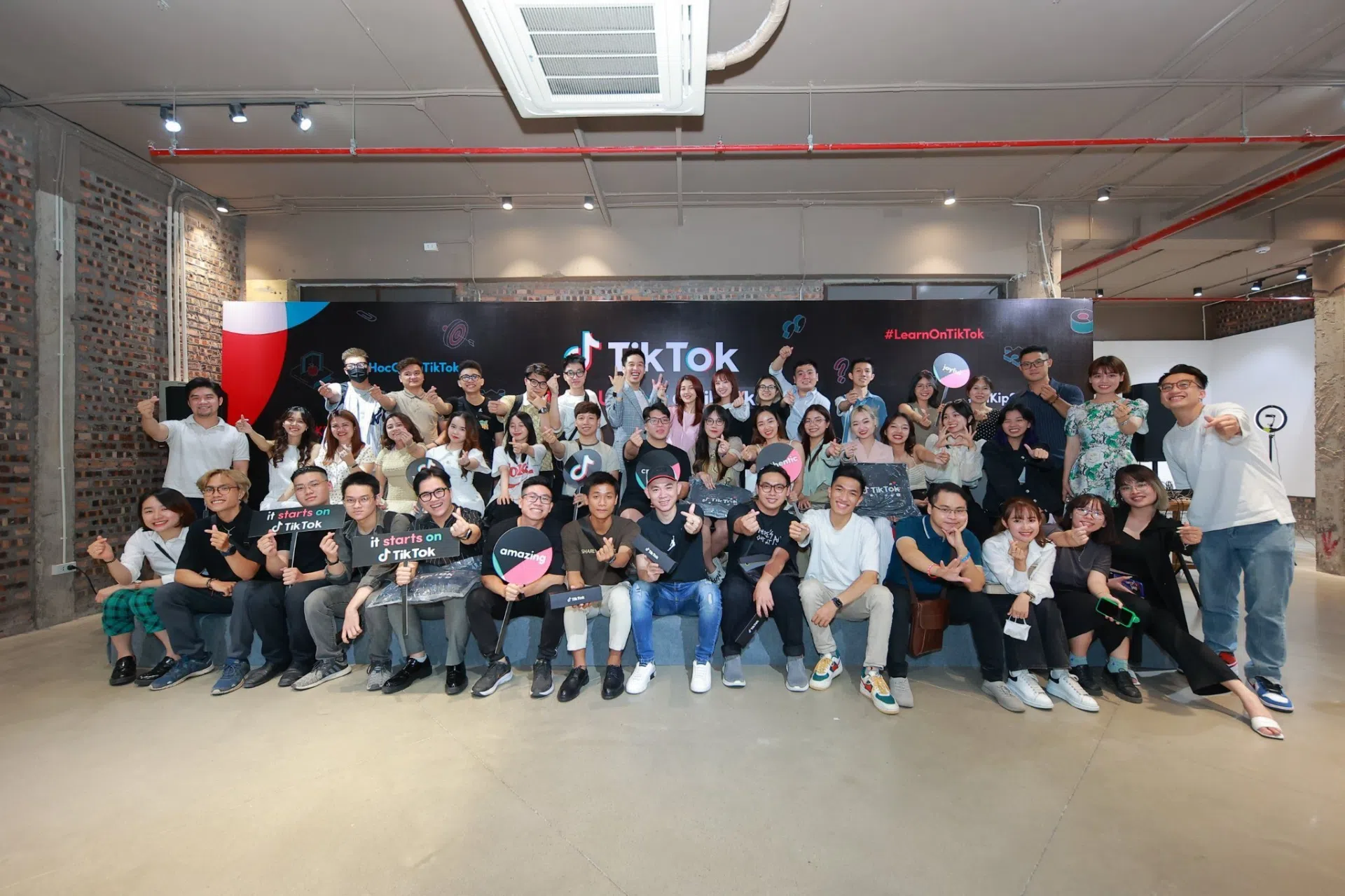 Buổi gặp mặt các nhà sáng tạo nội dung cho #LearnOnTikTok tại Hà Nội, tháng 6/2022 (Ảnh: TikTok Việt Nam)