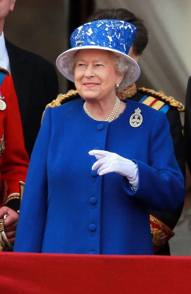 Nữ hoàng Elizabeth lập kỷ lục Guinness là Nữ hoàng nhiều tuổi nhất trong lịch sử. Nữ hoàng Anh đã tổ chức sinh nhật lần thứ 96 vào ngày 21/4/2022. Nữ hoàng Elizabeth đã đánh bại kỷ lục trước đó của Nữ hoàng Victoria nắm giữ, thọ 81 tuổi 244 ngày.