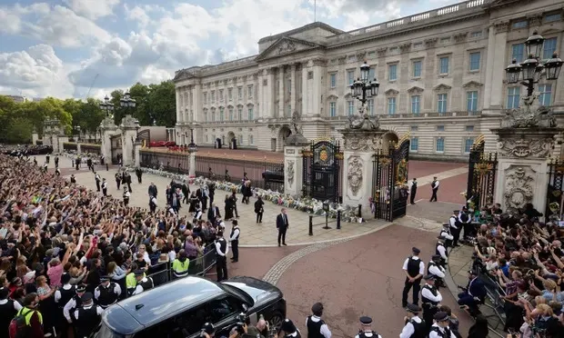 Vua Charles III và Vương hậu đến  Cung điện Buckingham hôm 9/9.