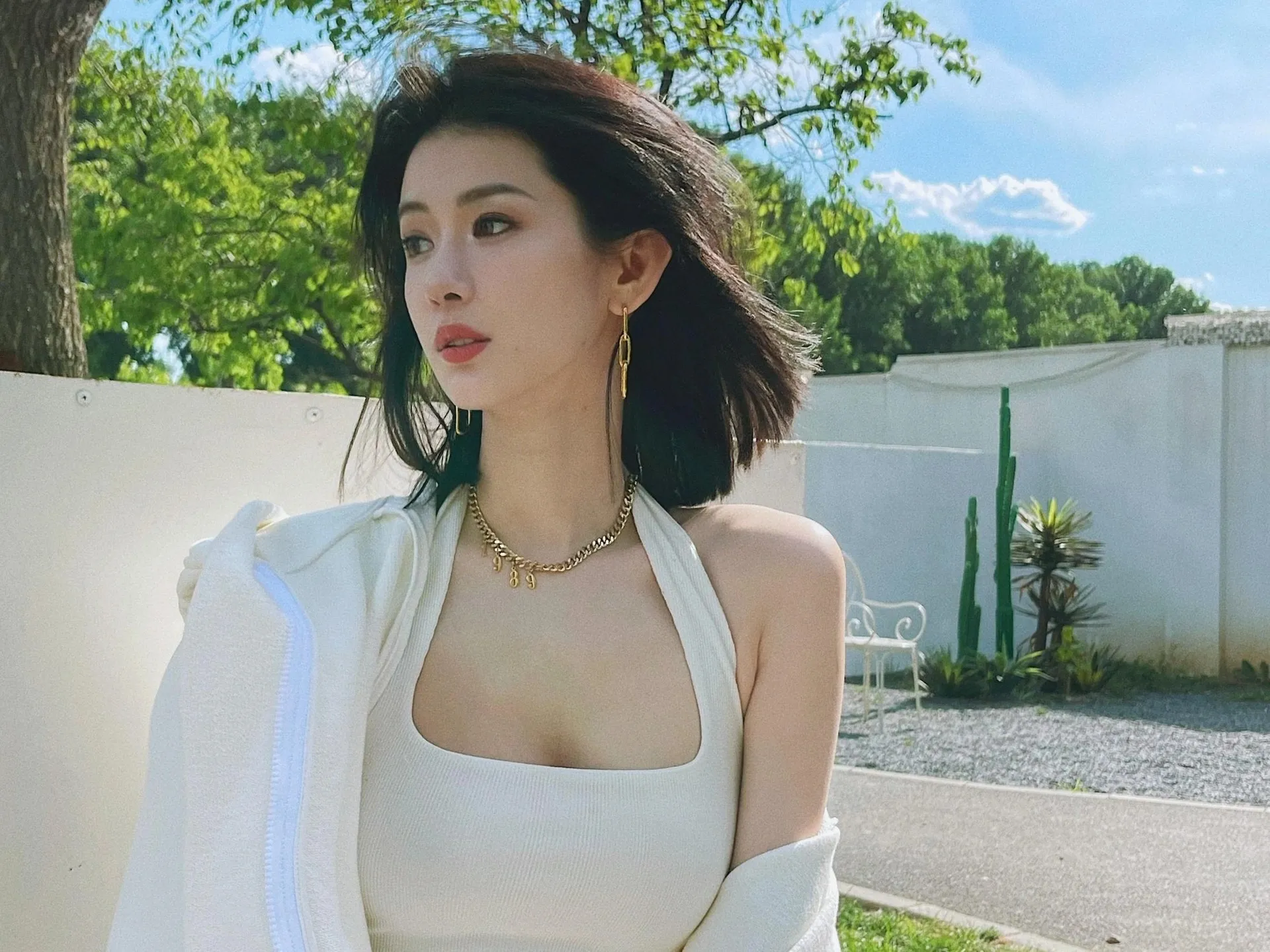 'Phục vụ' Lý Dịch Phong và loạt tài tử đình đám Cbiz, tại sao hot girl Blase Loan Loan không bị bắt giam?