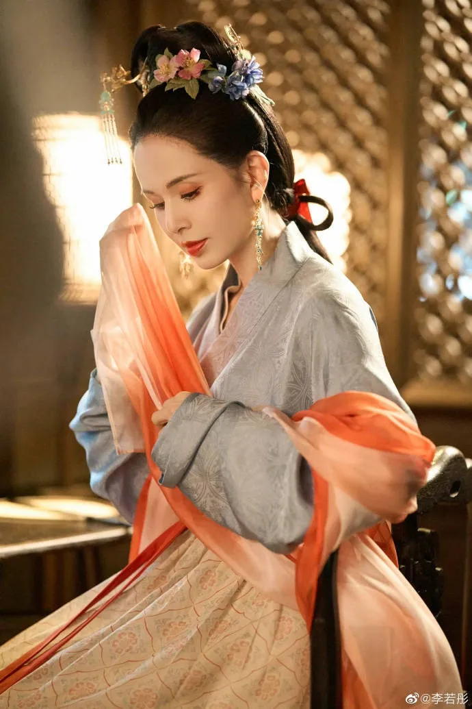 Lý Nhược Đồng đẹp như gái đôi mươi trong tạo hình mỹ nhân Đường, Tống