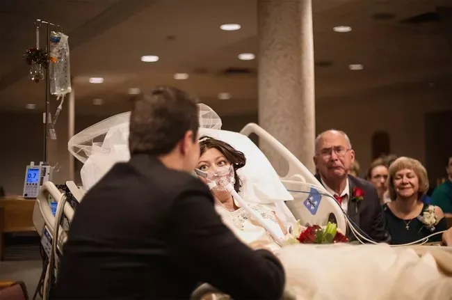 18 tiếng sau lễ cưới, cô dâu trút hơi thở cuối cùng