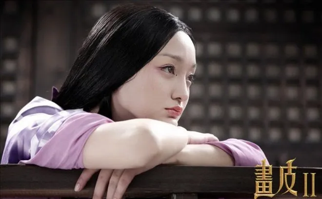 Nhắc đến những hồ ly xinh đẹp và ấn tượng nhất của làng giải trí Hoa ngữ người ta ngay lập tức nhớ đến hồ ly Tiểu Duy (Châu Tấn) trong Họa bì. Là một hồ yêu, Tiểu Duy lại có khát khao yêu và được yêu như loài người. Chính tham vọng ấy mang đến đau khổ cho nàng. Châu Tấn đã hóa thân một cách xuất sắc vào nhân vật này, khiến khán giả cảm nhận được vẻ yêu mị, quyến rũ và tham vọng mãnh liệt của nhân vật.