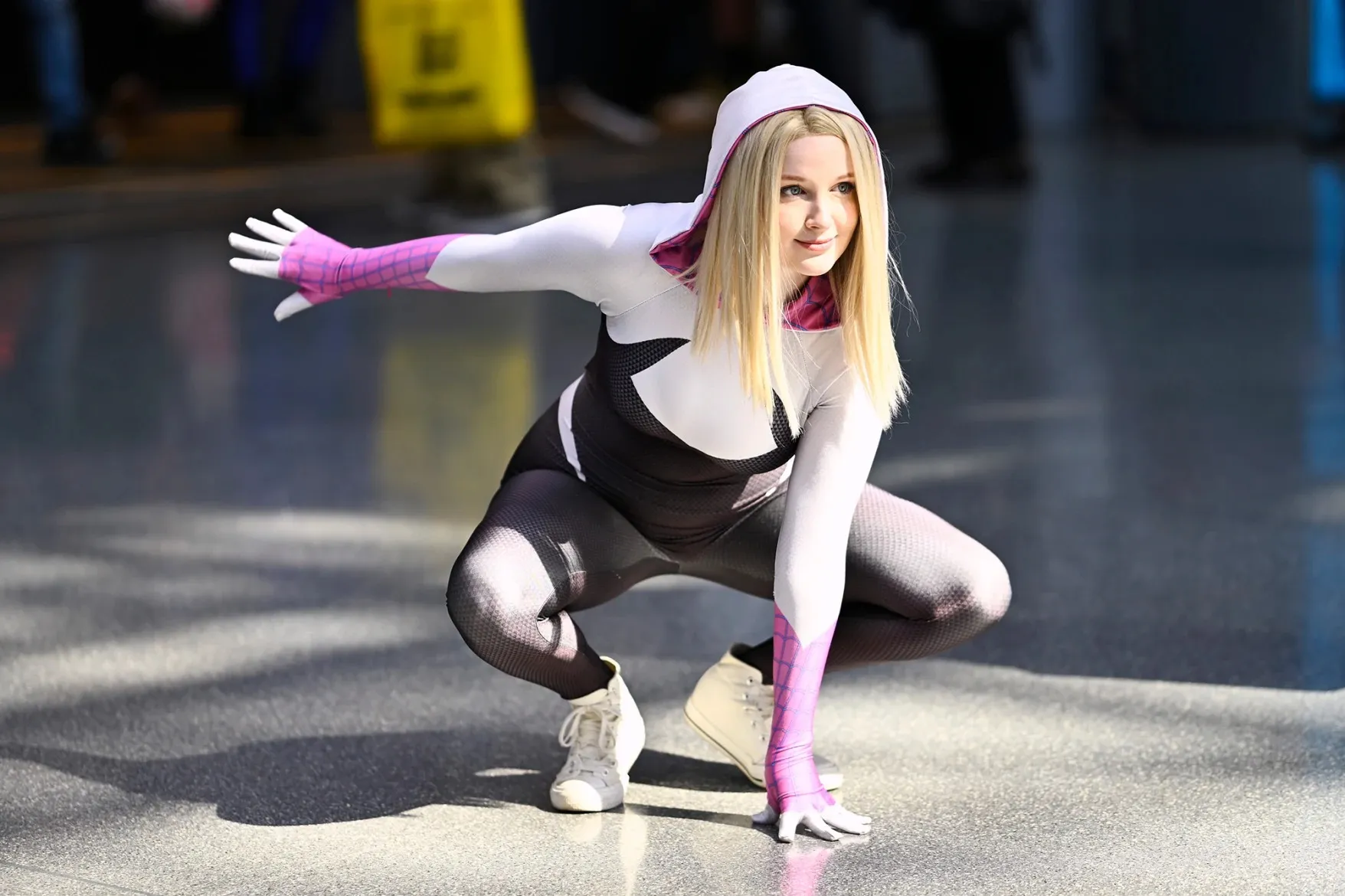 Spider-Gwen xinh đẹp