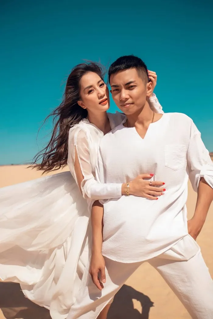 Khoe ảnh cực tình bên Phan Hiển, Khánh Thi tiết lộ góc khuất hôn nhân hạnh phúc