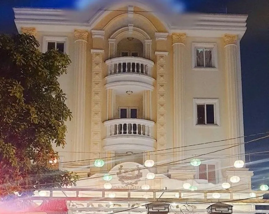 Soi cận cơ ngơi hoành tráng của Việt Hương bên trời Tây