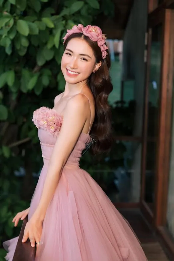 Hòa Minzy chứng minh 'phụ nữ đẹp nhất khi chẳng thuộc về ai', nhan sắc đỉnh cao gây mê mẩn
