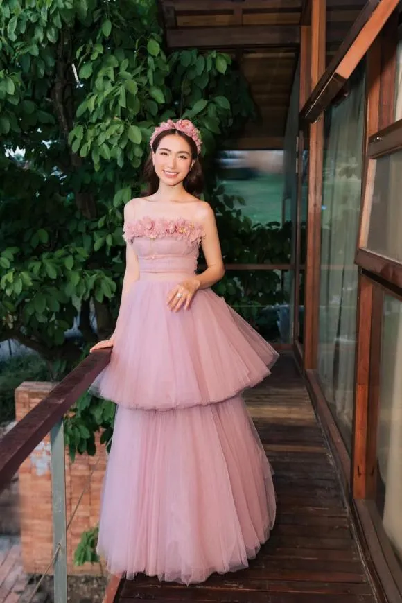 Hòa Minzy chứng minh 'phụ nữ đẹp nhất khi chẳng thuộc về ai', nhan sắc đỉnh cao gây mê mẩn
