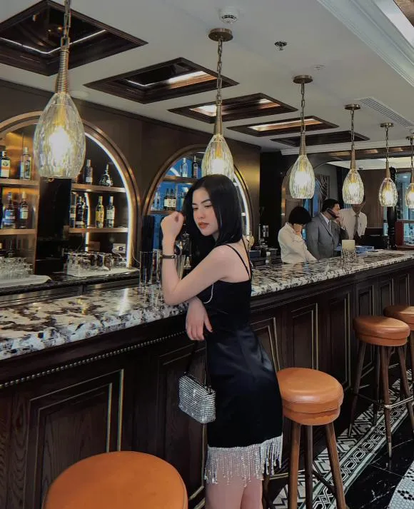Vợ cũ vừa khoe nhan sắc sang chảnh, Việt Anh đã có thái độ lạ