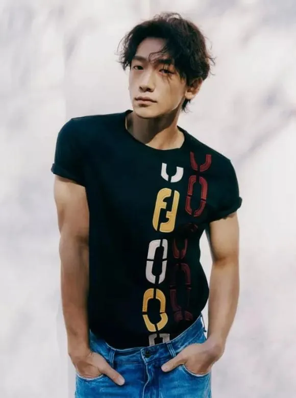 'Chàng ca sĩ mắt hí' Bi Rain chính thức trở lại màn ảnh nhỏ 